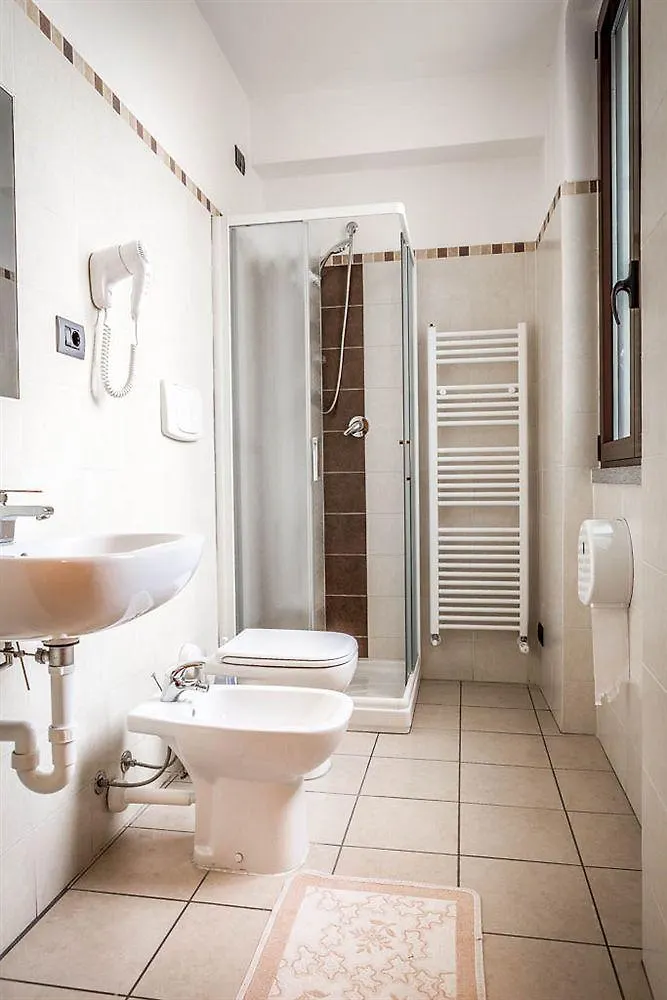 Due Platani Hotel Brivio 3*, Airuno